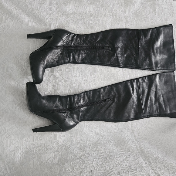 Colin Stuart Thigh High Boots - Picture 3 of 9